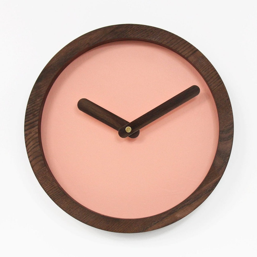 Laikrodis - Medinis Apvalus Laikrodis (Rožinė Dirbtinė Oda)